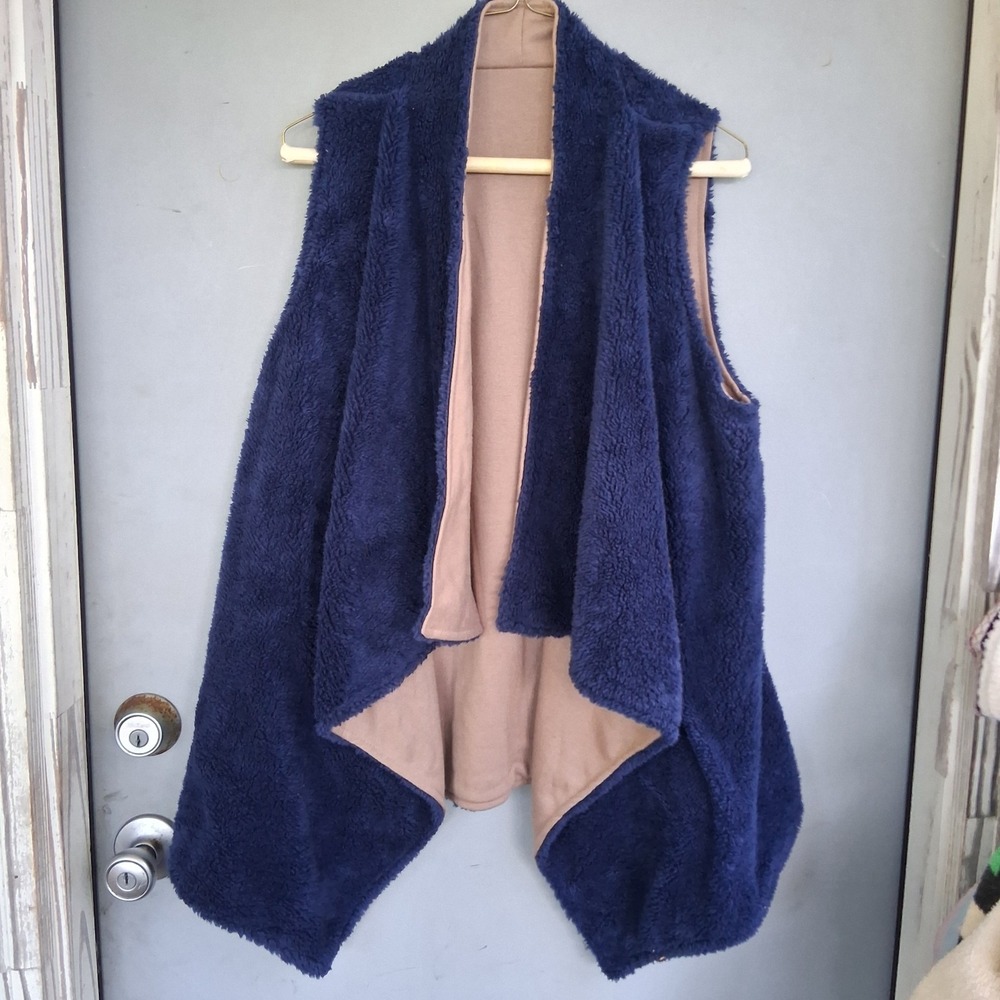 NWT Fully Reversible Soft Cozy Long Drape Vest Rich Navy Blue Tan